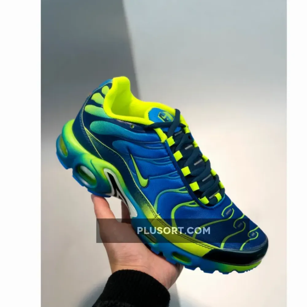 Nike Air Max Plus ‘Gradient’ Fade Blue Hero Volt CT0962-401