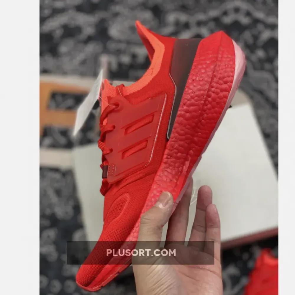 adidas Ultra Boost 2022 “Vivid Red”  GX5462