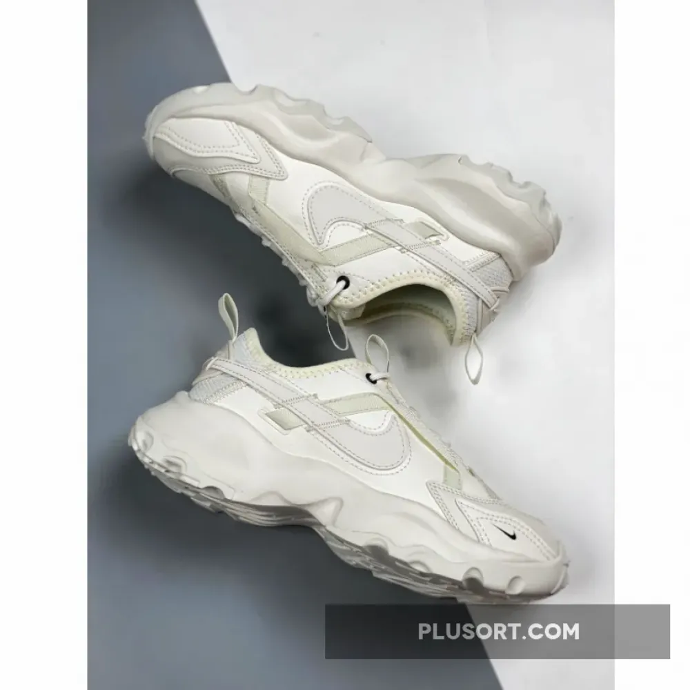 Nike TC 7900 Sail/Black  DD9682-100