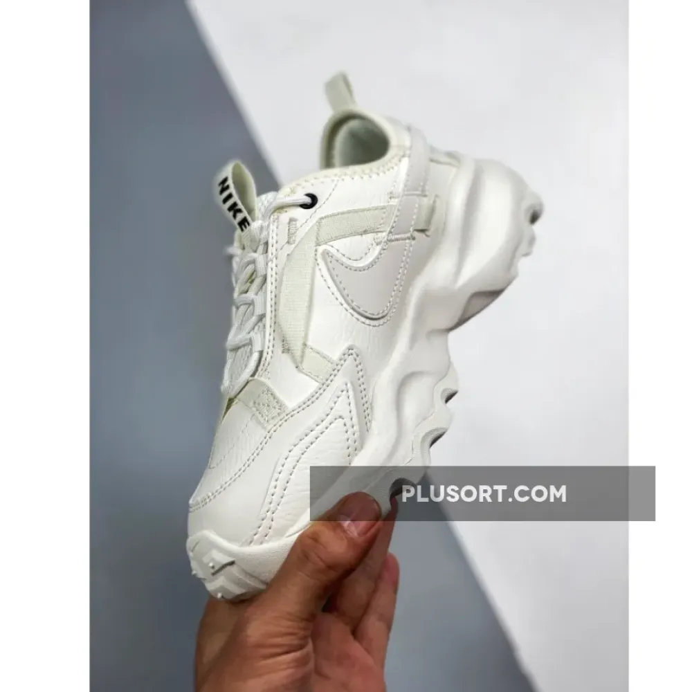 Nike TC 7900 Sail/Black  DD9682-100