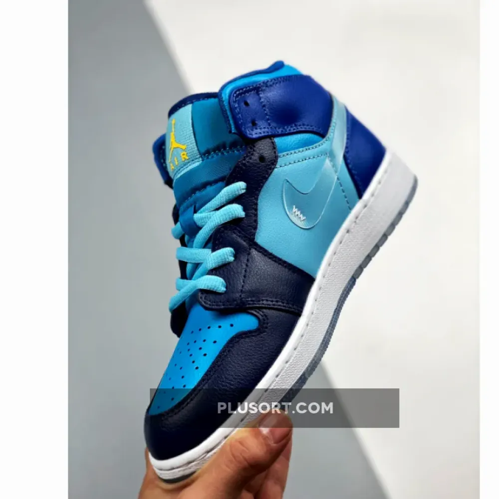 Air Jordan 1 Mid ‘Fly’  BV7446-400