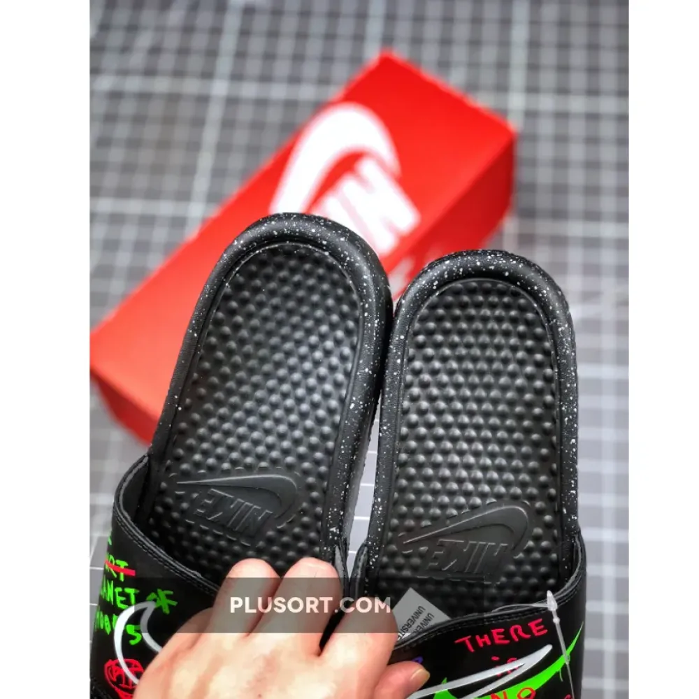 Nike Benassi “Planet of Hoops” Slides CW2618-050