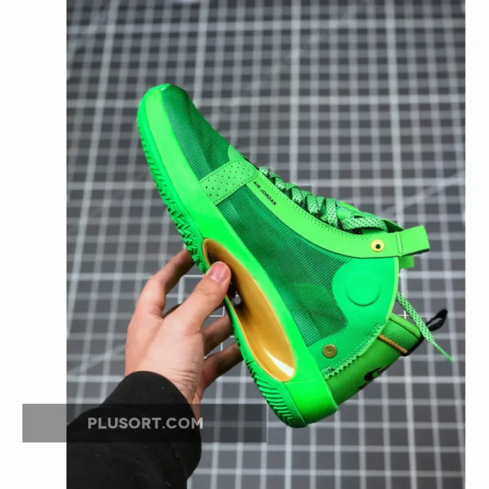 Jayson Tatum’s Air Jordan 34 ‘Celtics Green’ PE