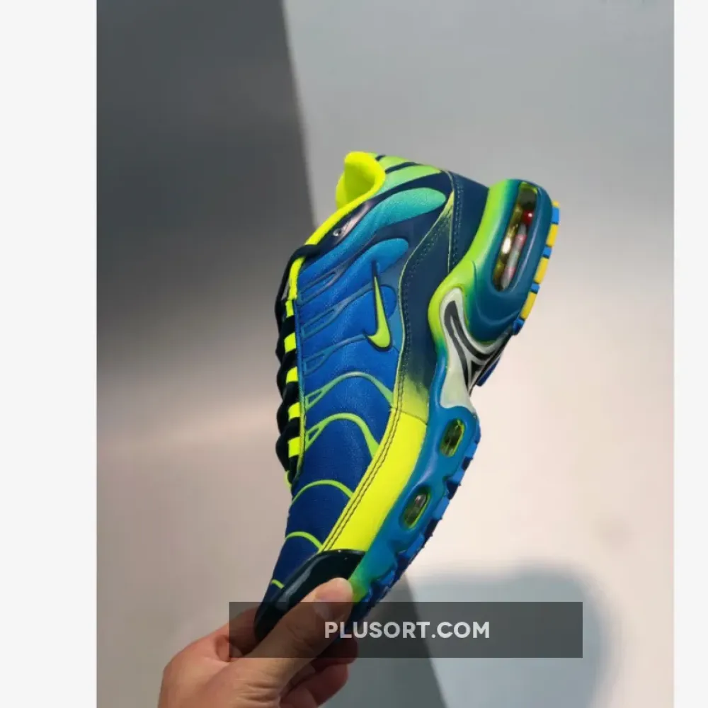 Nike Air Max Plus ‘Gradient’ Fade Blue Hero Volt CT0962-401