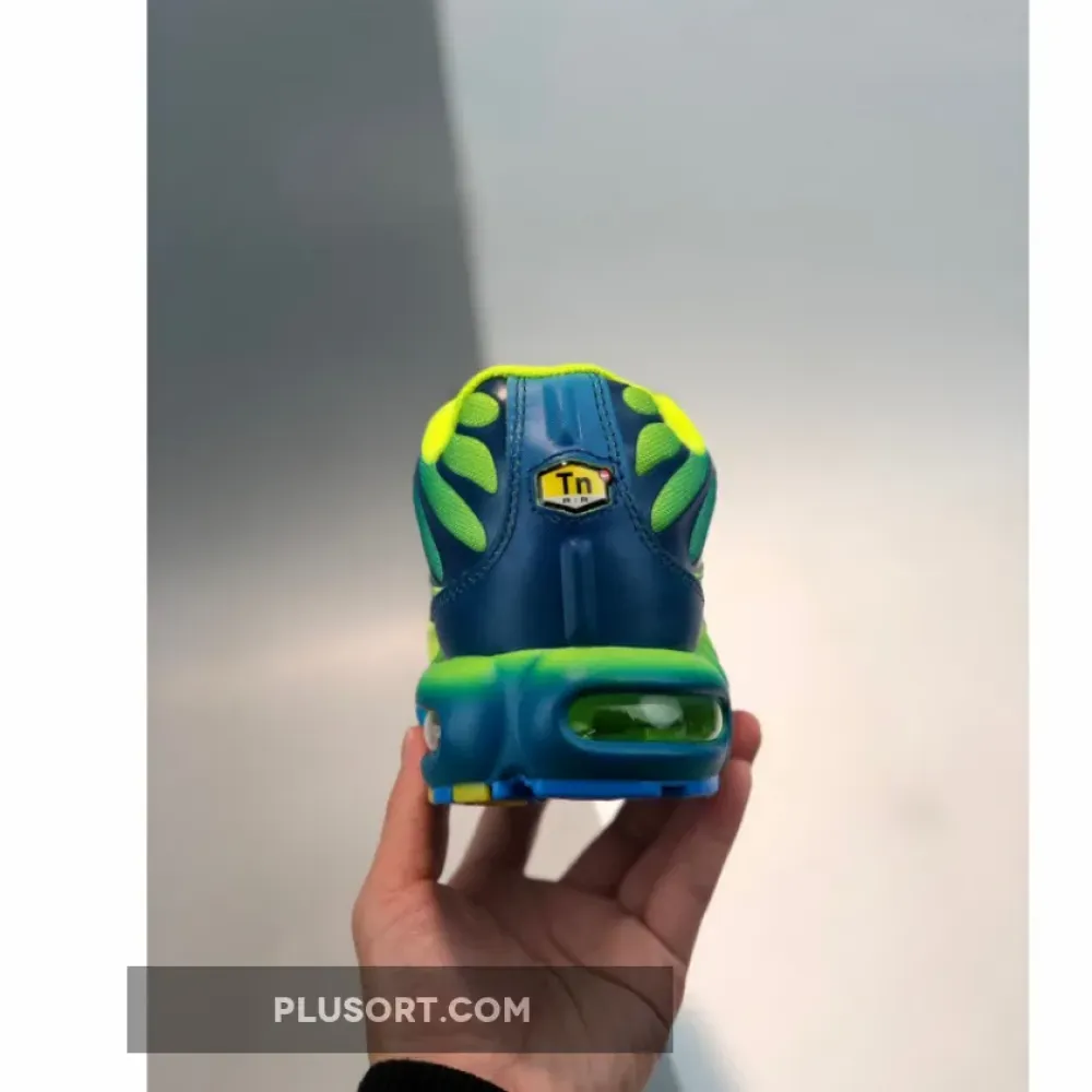 Nike Air Max Plus ‘Gradient’ Fade Blue Hero Volt CT0962-401