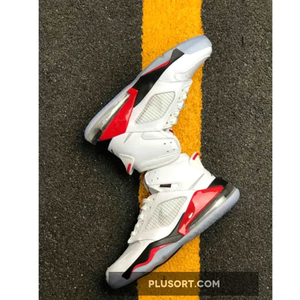 Jordan Mars 270 White/Fire Red-Black CD7070-100