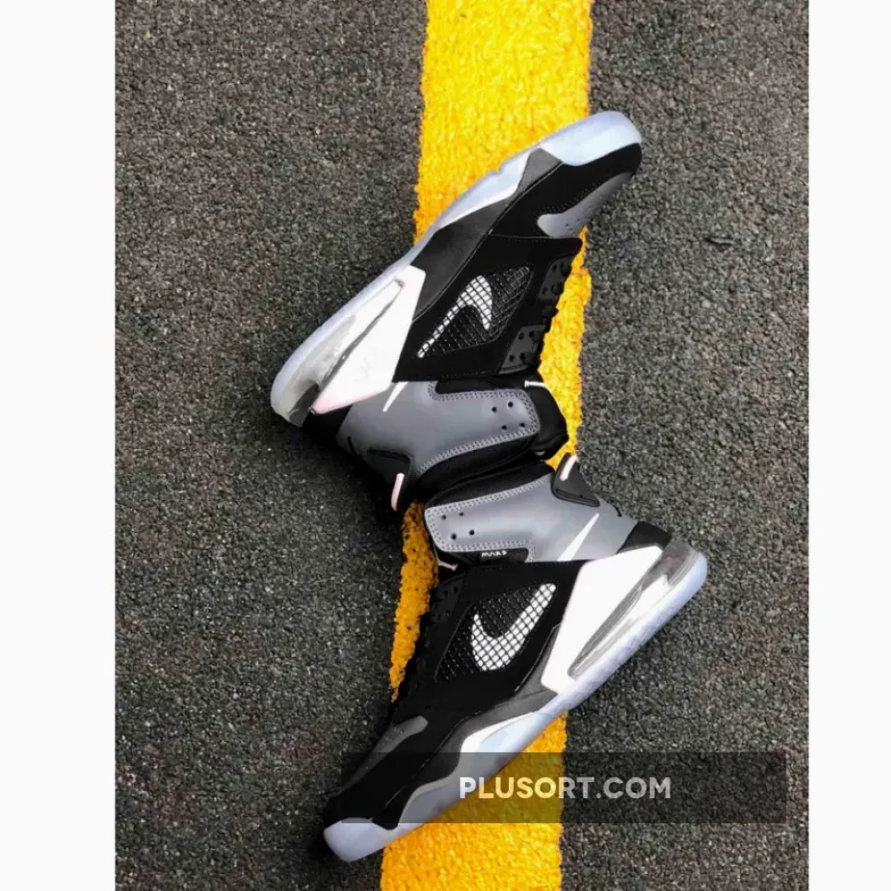 Jordan Mars 270 Black Grey Pink CD7070-002