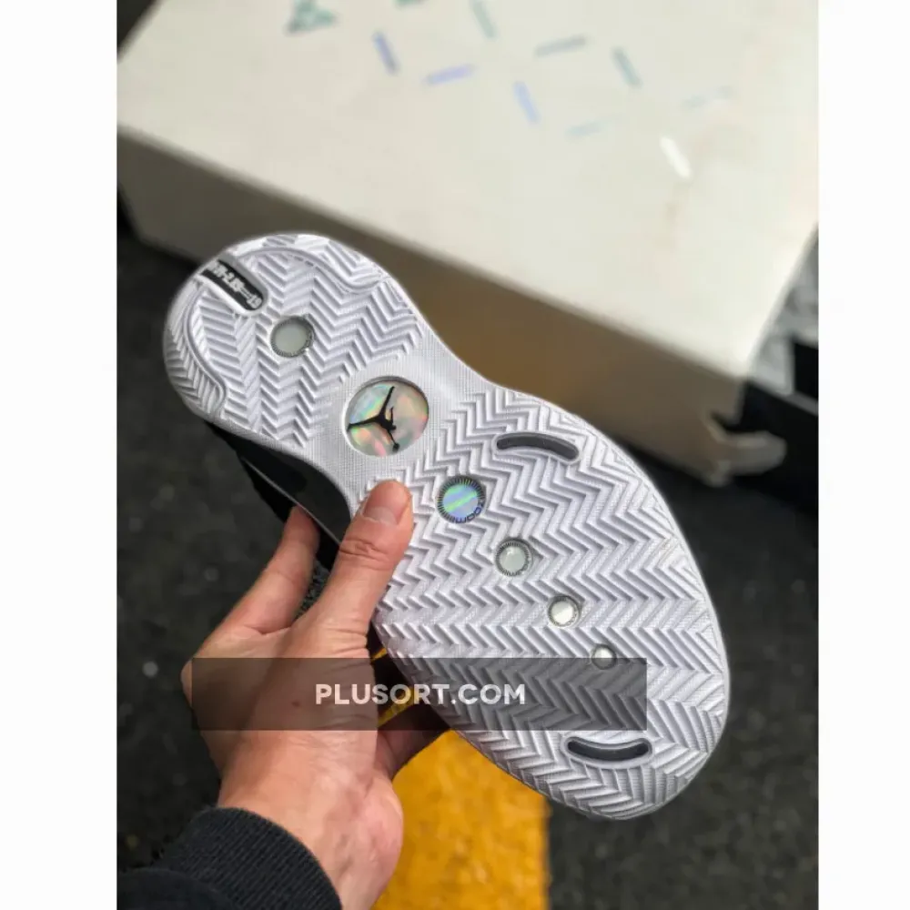 Air Jordan 34 Eclipse Black/White  AR3240-001