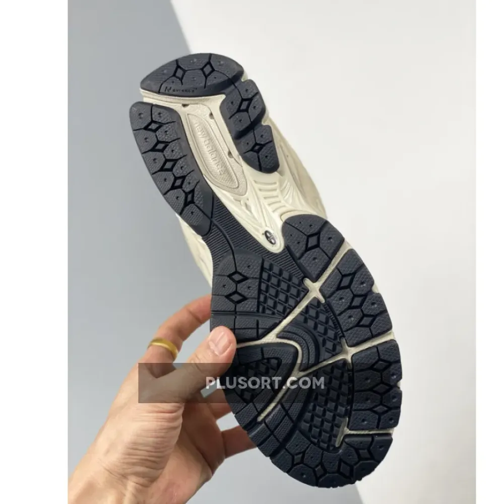 New Balance 2002R Bone Light Aluminum  M2002RE