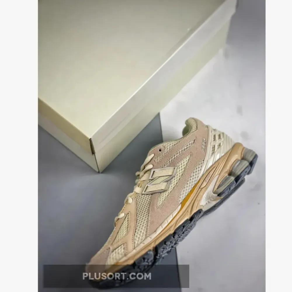 Auralee x New Balance 1906R ‘Bone White’  M1906RAU