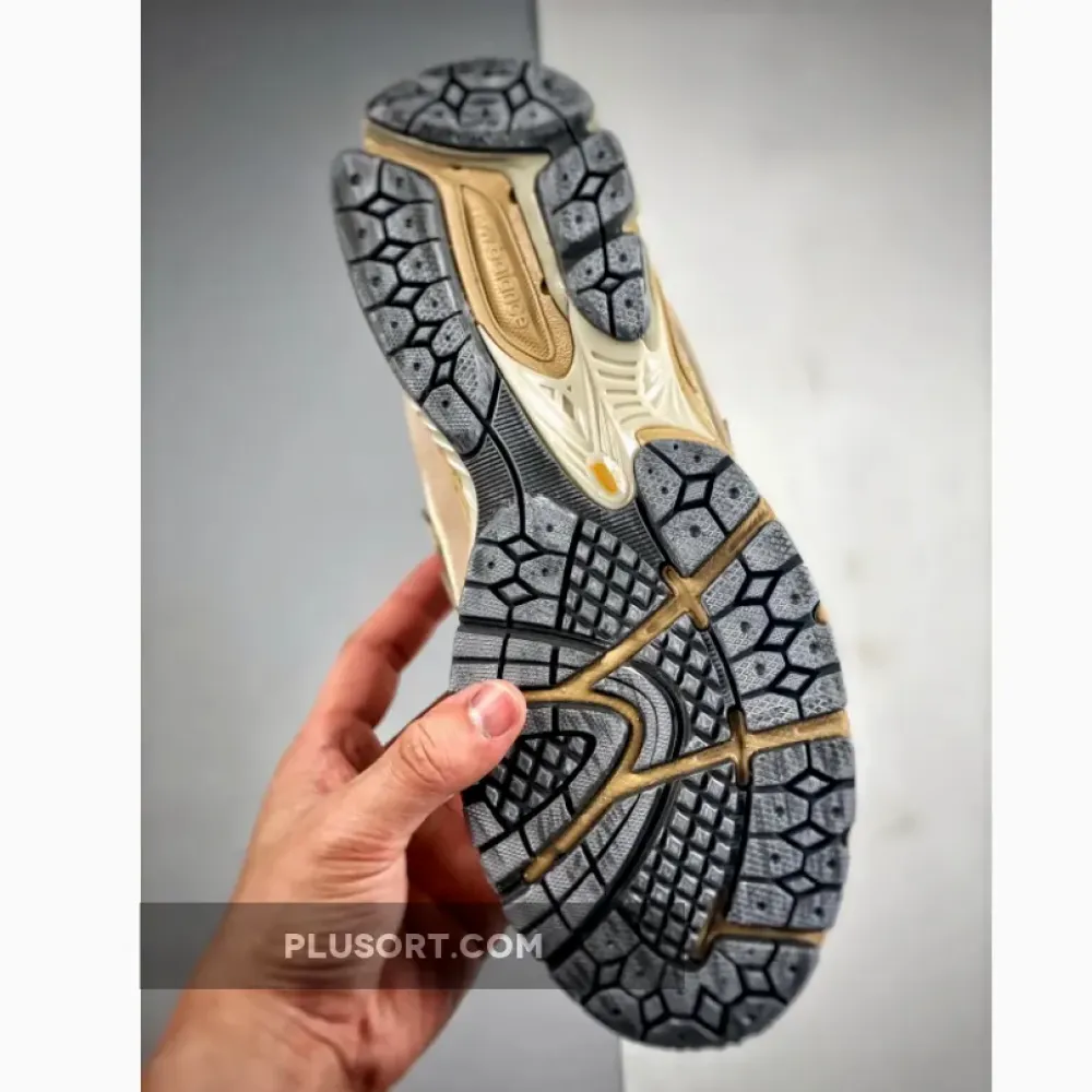 Auralee x New Balance 1906R ‘Bone White’  M1906RAU